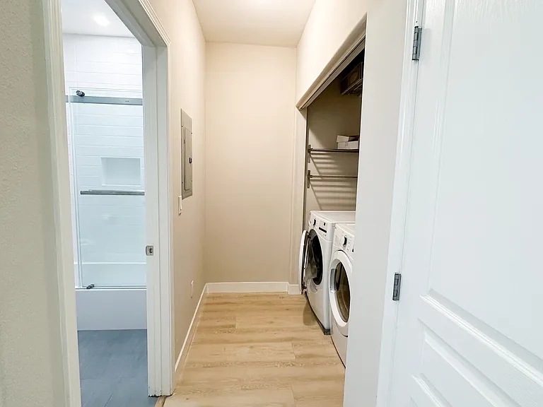 453 E Okeefe St #204 — Photo 7