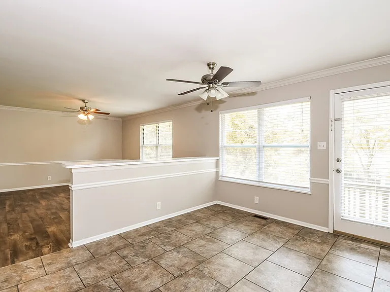 1249 Waldorf Dr — Photo 7