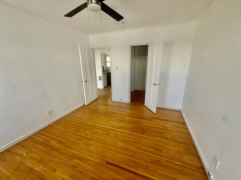 1152 Menlo Ave #1/2 — Photo 8