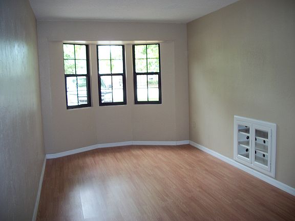 4 th bedroom/ Study
