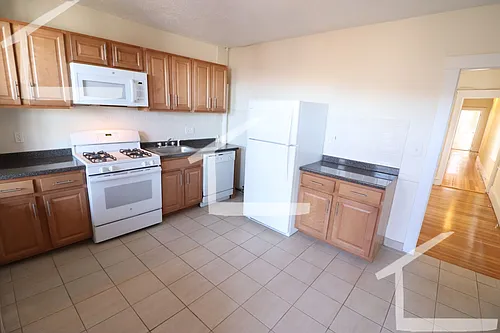 6 Barrows St #4 Photo 1