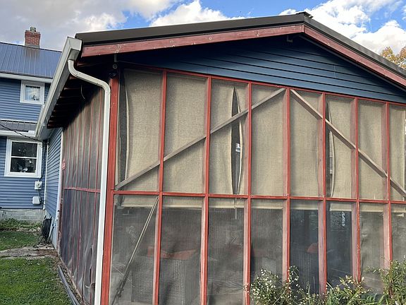 5th image of 135 Morris Ave