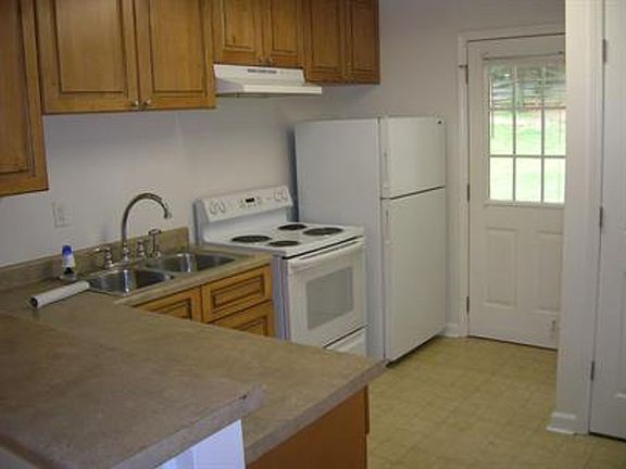 5th image of 2316 Woodbridge Dr Unit A