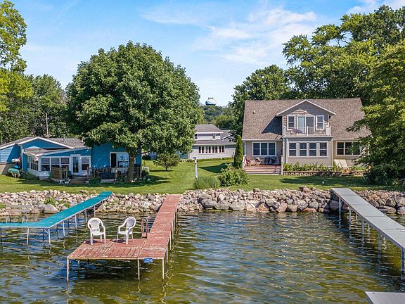 2nd image of 5904 Lake Edge Rd