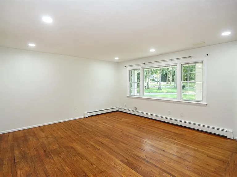 Gables Ct — Photo 9