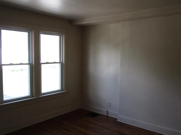2665 Palmetto St — Photo 10