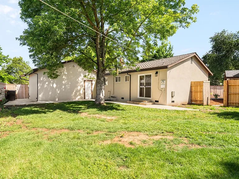 6120 Friendly Ct — Photo 35