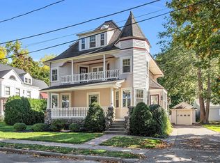 12 Locke St, Andover, MA 01810