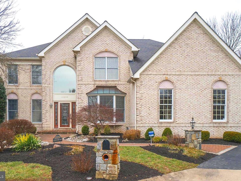 1st image of 10209 Daphney House Way