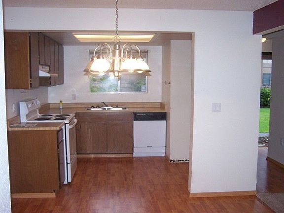Good size kitchen with eating area