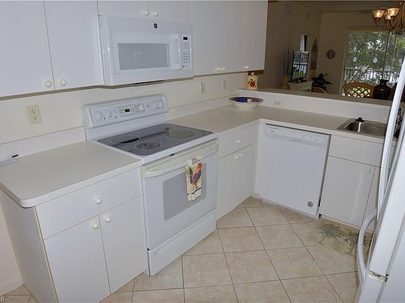 4th image of 8076 Queen Palm Ln APT 435