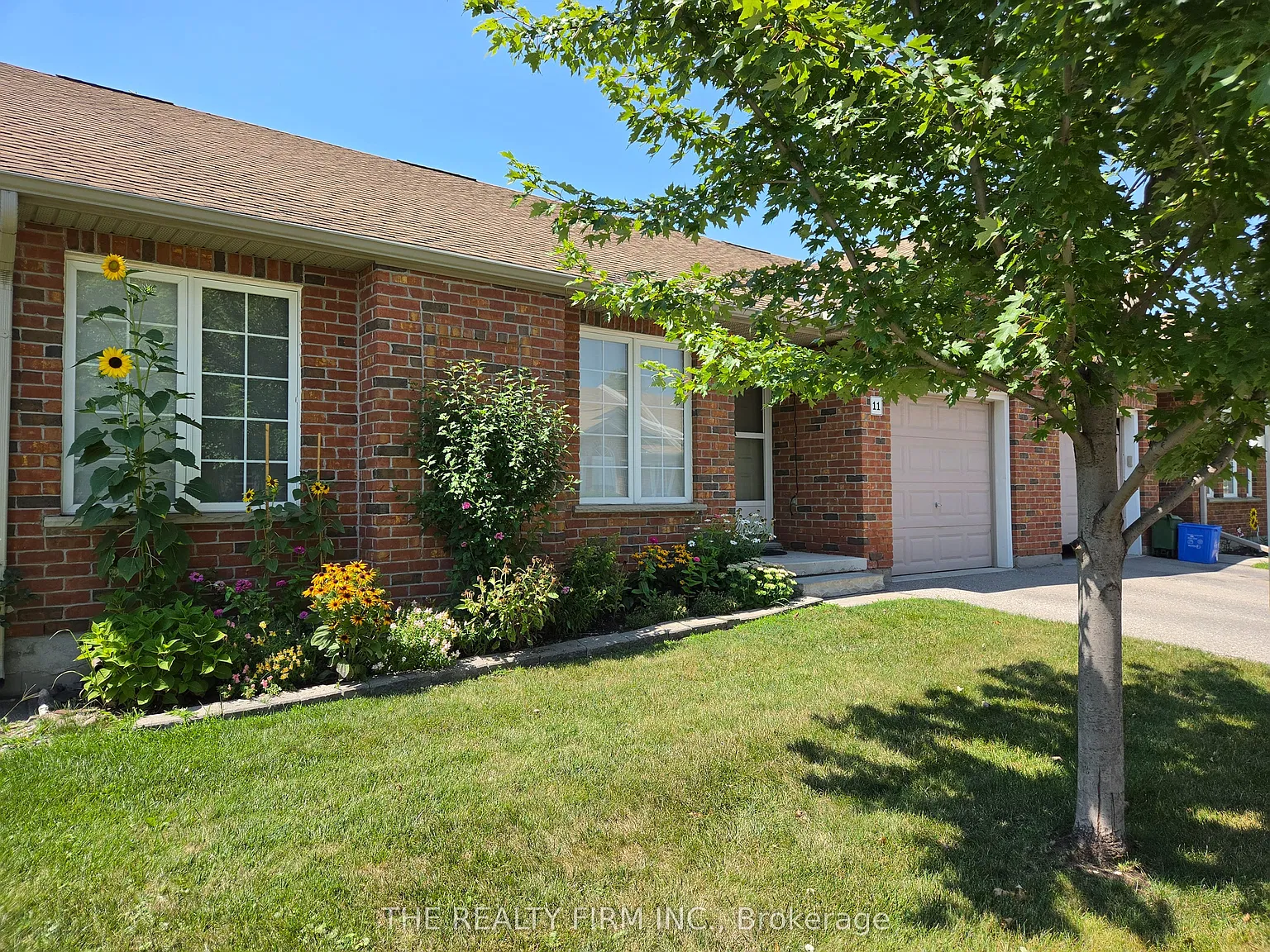 3 bed, $2,300 — Photo 2