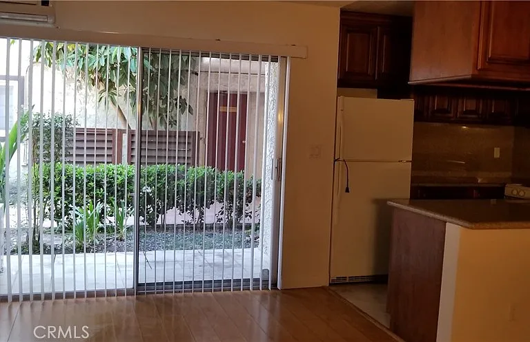 18530 Hatteras St #102 — Photo 3