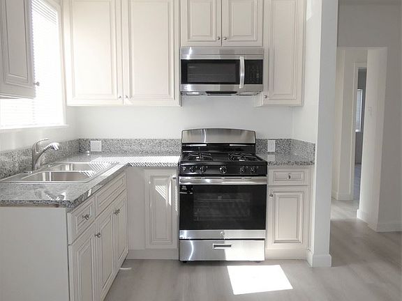 4th image of 4457 Atlantic Ave APT 1