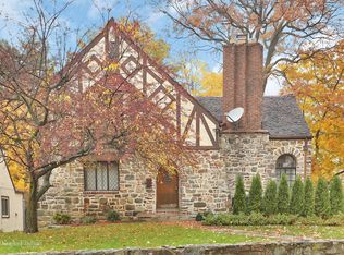 11 Lakeside Dr, New Rochelle, NY 10801