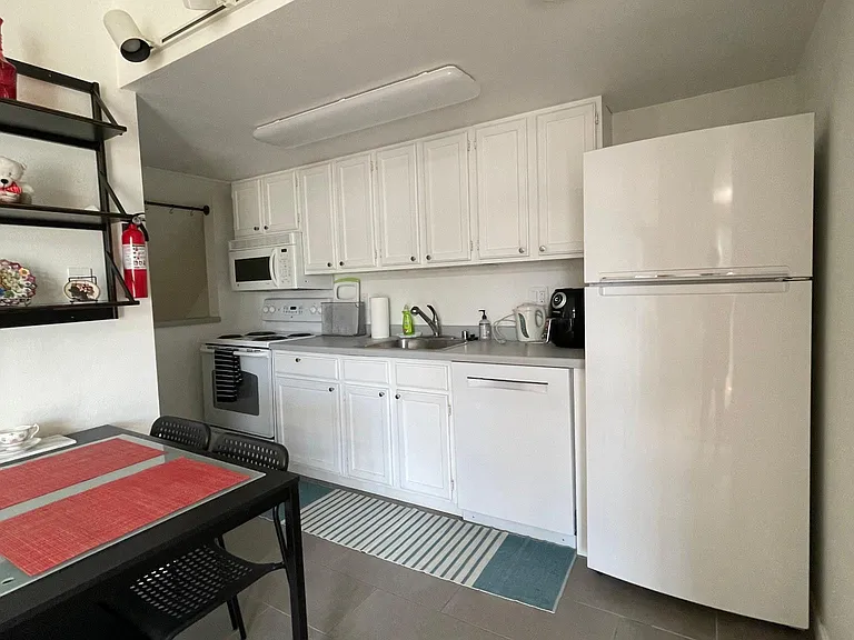 531 Donofrio Dr #8 — Photo 6
