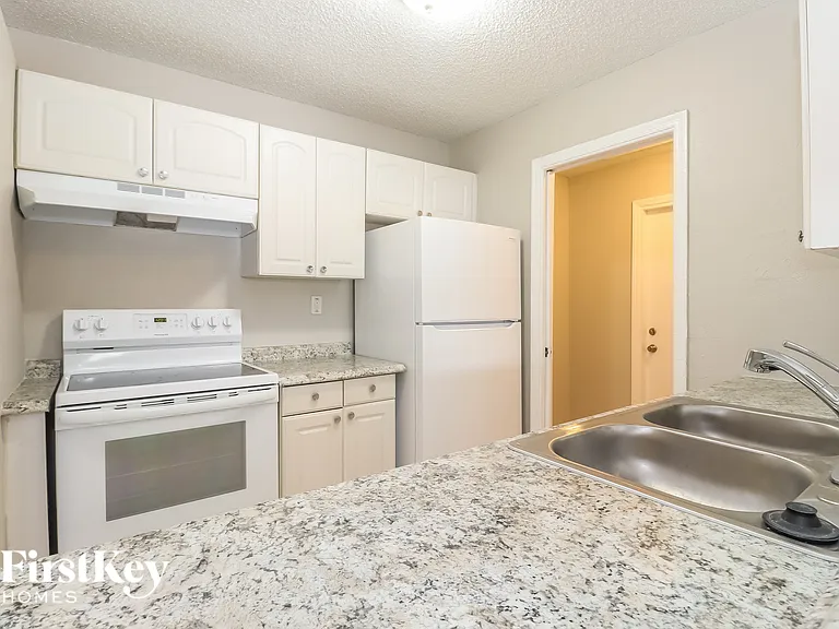 7701 SW 7th Ct — Photo 7