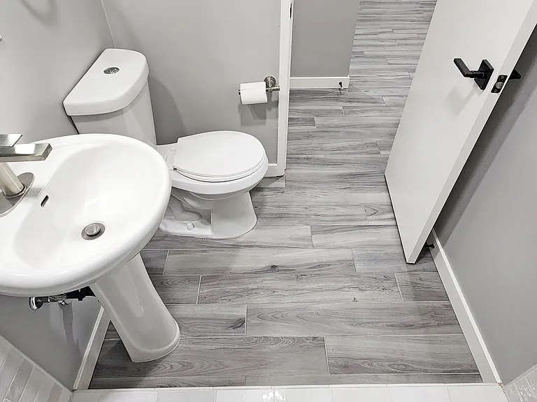 3901 H St #4 — Photo 13