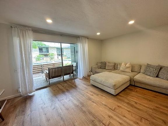 3rd image of 1304 Mariposa Dr APT 144
