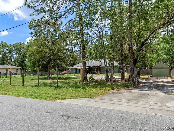 3rd image of 1710 S Iroquois Ave