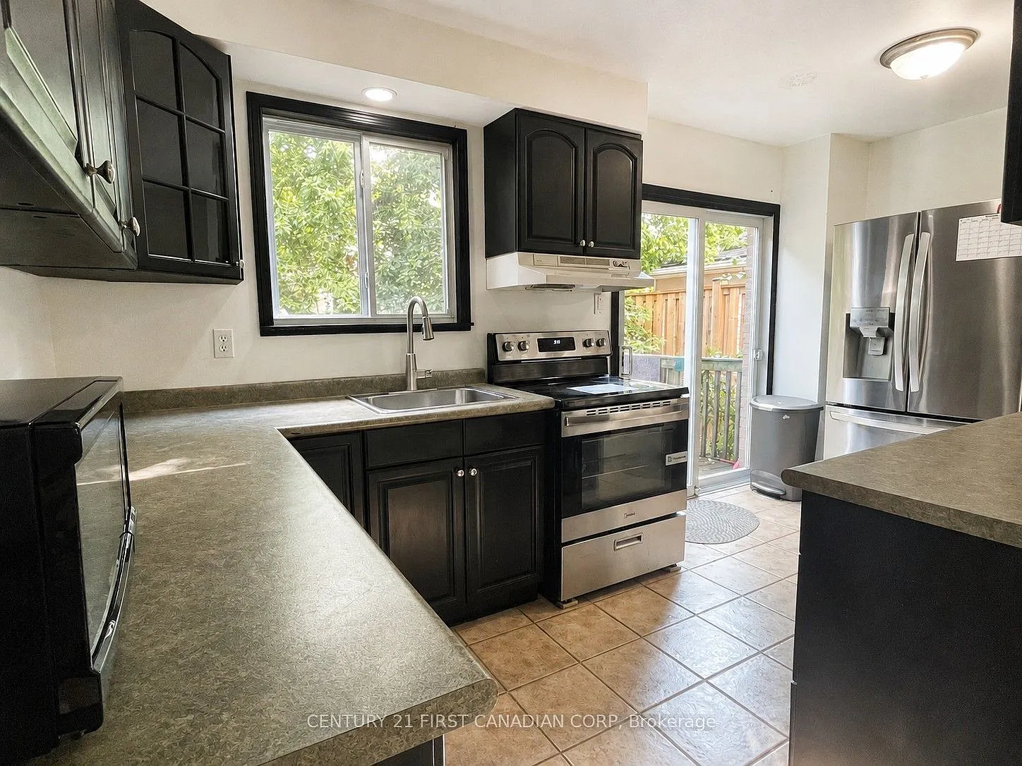 3 bed, $2,450 — Photo 3