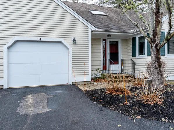 14 Pga Lane, Mashpee, MA 02649