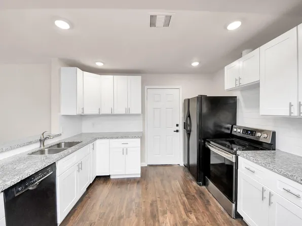 3437 Seabrook St, Houston, TX 77021