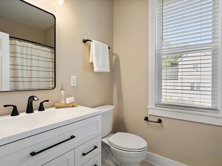 320 Gray Ave #A — Photo 21