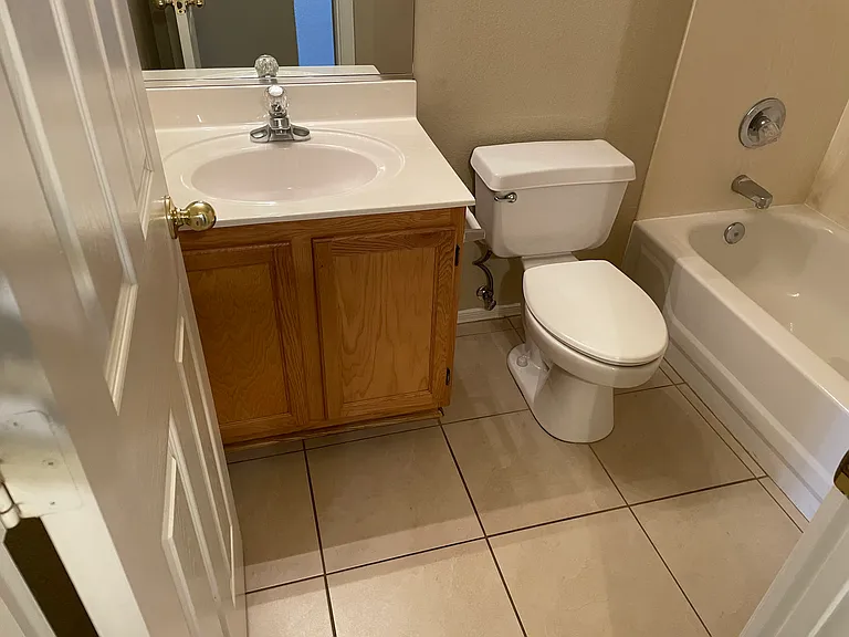 8949 W Kathleen Rd — Photo 17
