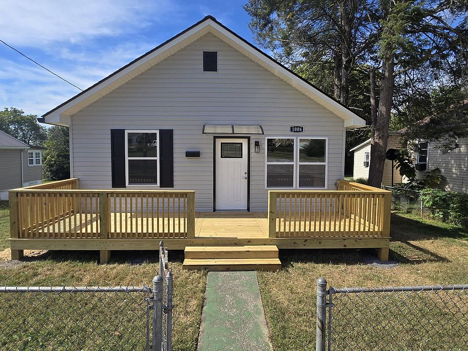 1st image of 1006 Myrtle St