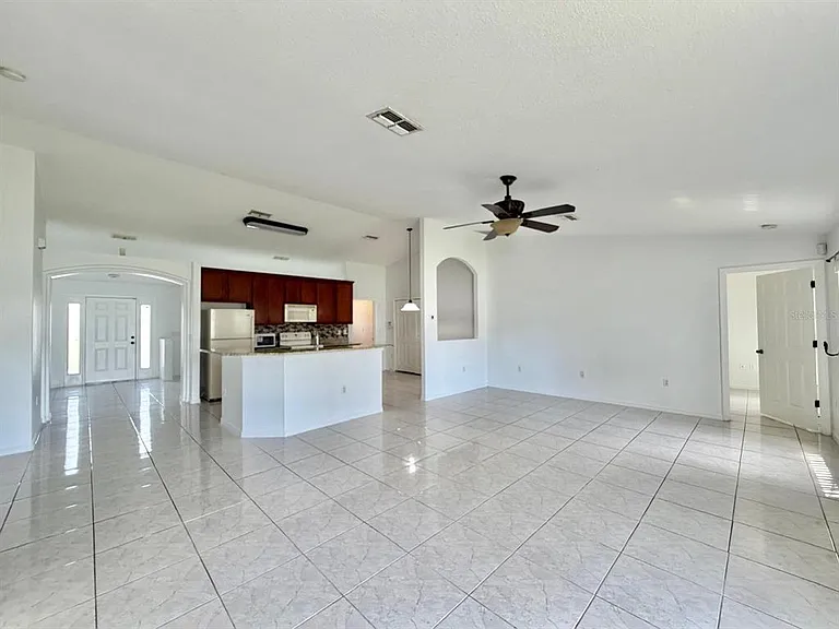 3264 Deltona Blvd — Photo 5