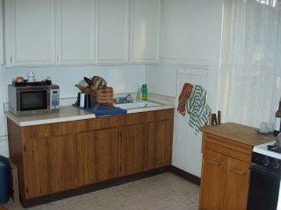 2nd image of 890 Pacific Ave