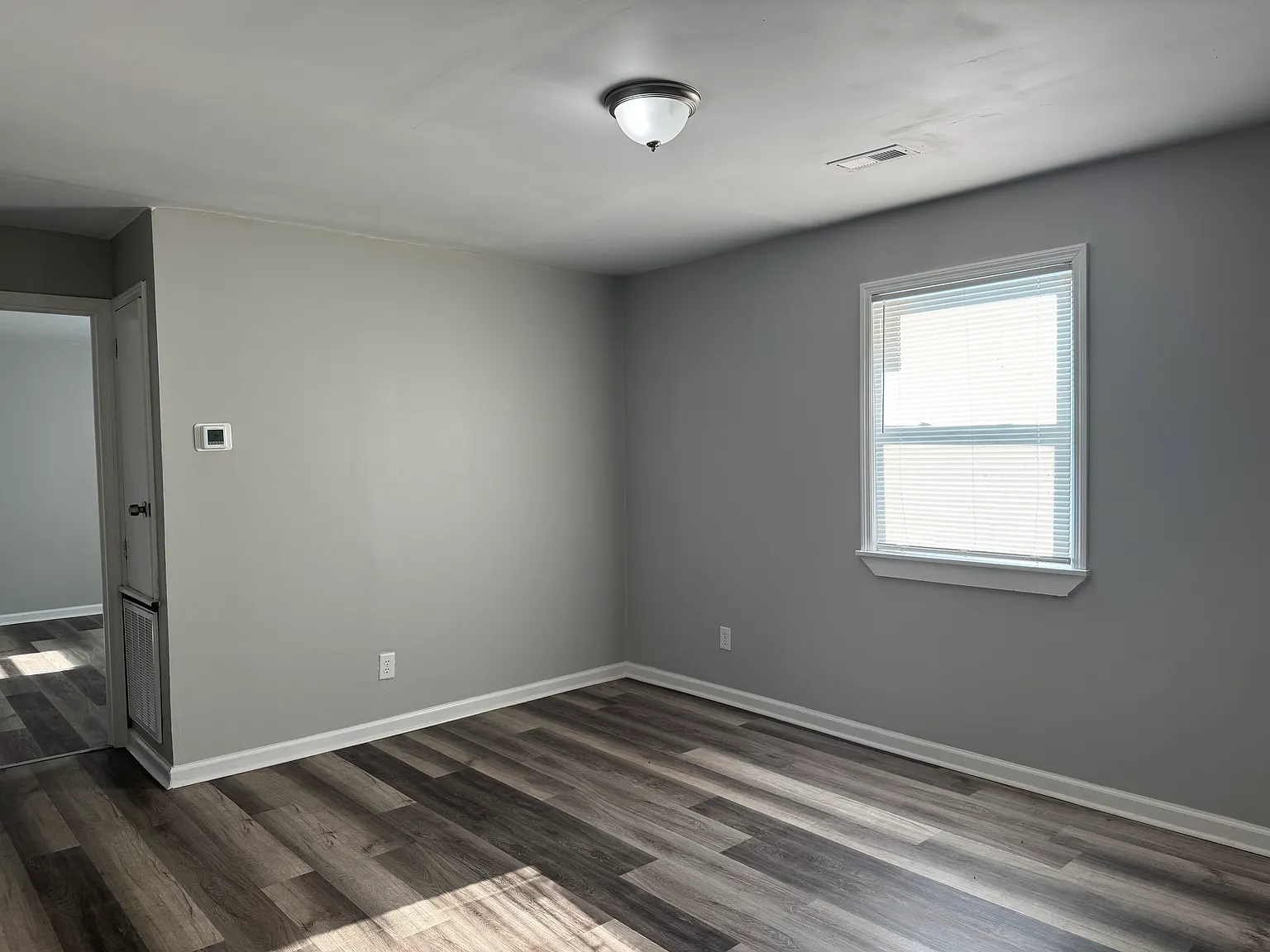 2 bed, 850 sqft, $900 — Photo 3