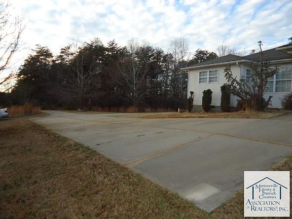 2nd image of 1995 Carver Rd