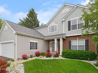 120 Prairie Ridge Dr, Woodstock, IL 60098