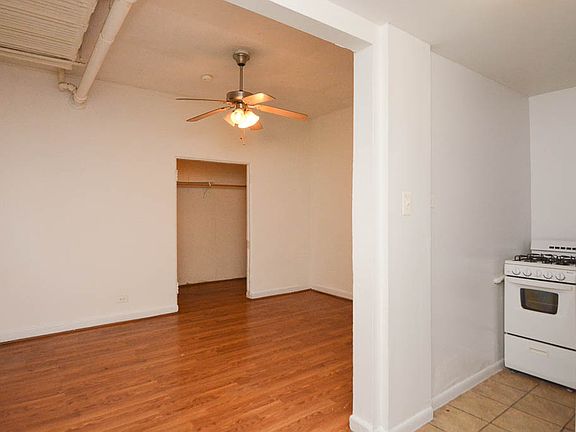 5th image of 4060 N Kenmore Ave APT B4