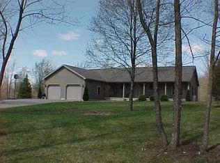 105 Lane 105 Long Lk, Fremont, IN 46737