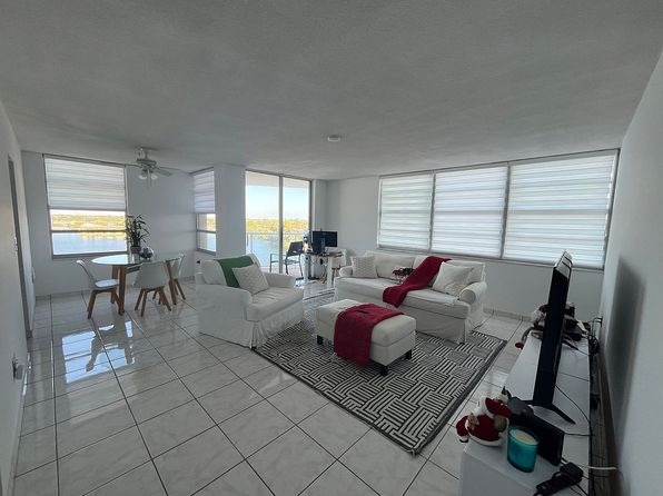 1351 NE Miami Gardens Dr APT 806E