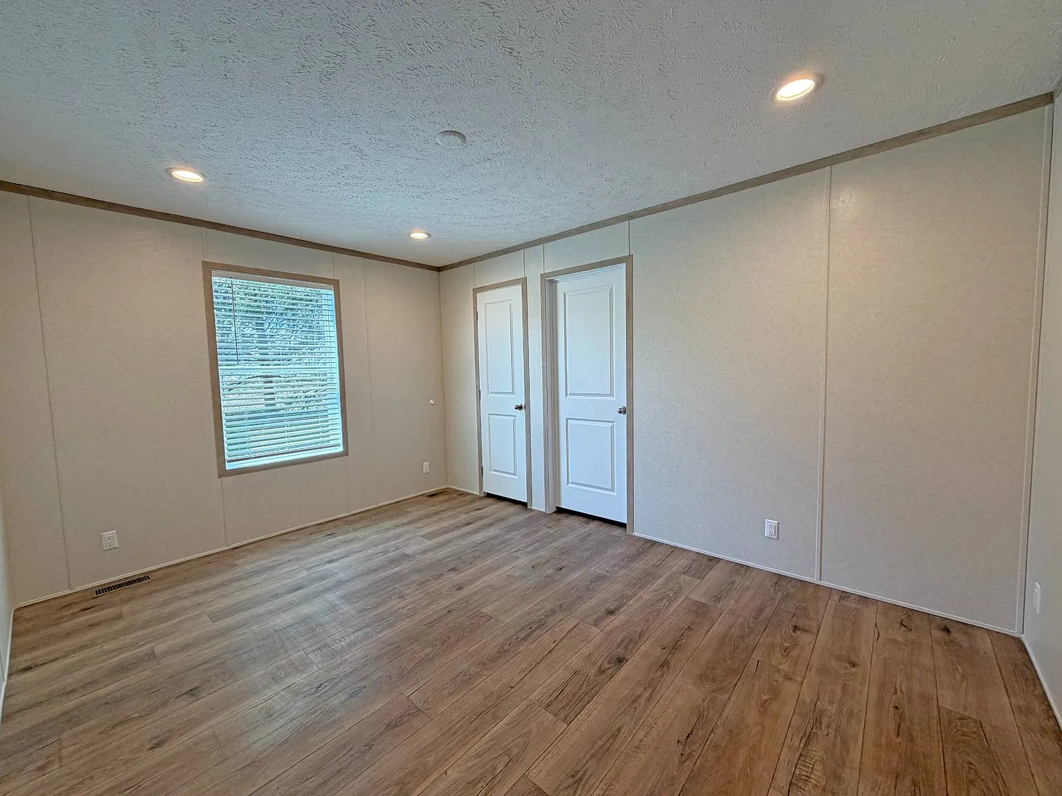 3 bed, 2.0 bath, 990 sqft, $1,500 — Photo 4
