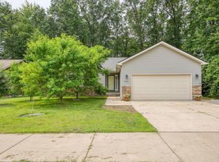 9522 Amy Rd, Algonac, MI 48001