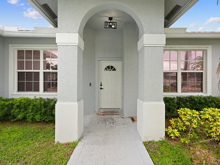 1209 Olympic Cir — Photo 5