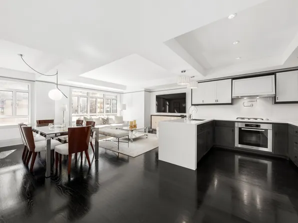 21 East 61st Street image 1 of 10