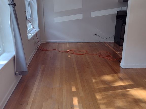 5th image of 5335 N California Ave #203/2D