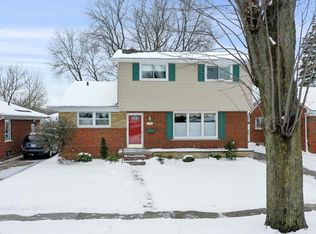 22948 Clairwood St, Saint Clair Shores, MI 48080