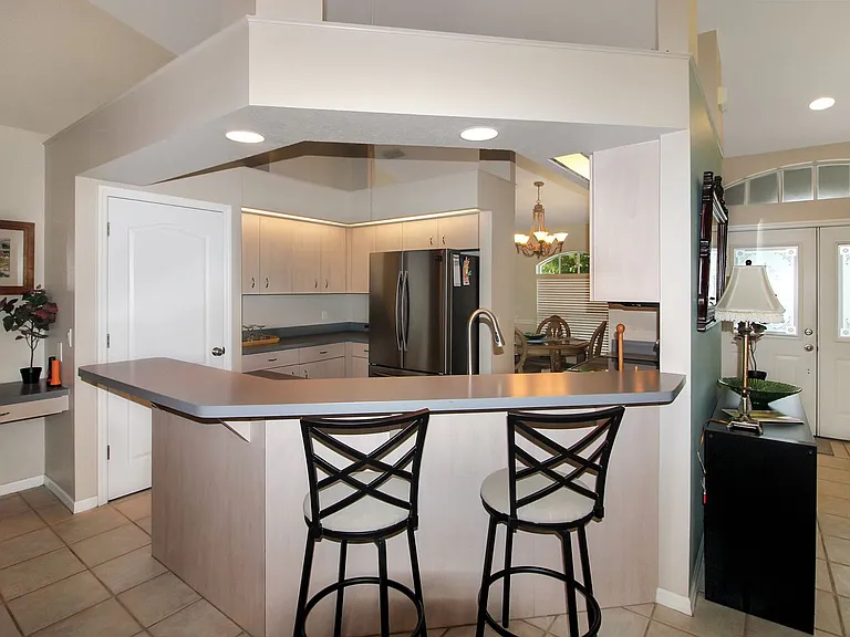 1180 Palmetto Dr — Photo 2