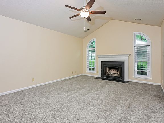 3rd image of 1154 N Plantation Pkwy