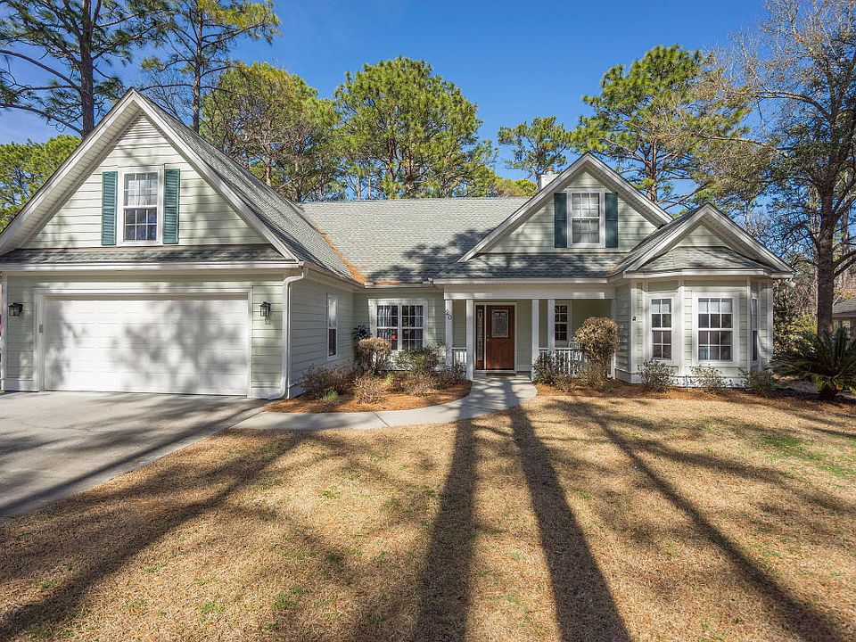 2nd image of 20 Royal Pines Blvd