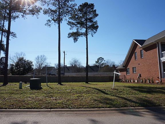 3rd image of 224 Congaree Park Dr