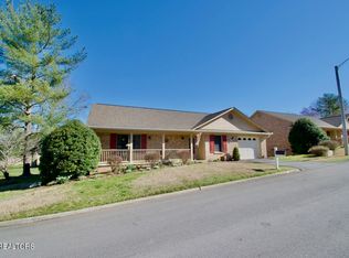 926 Portsmouth Cir, Maryville, TN 37803