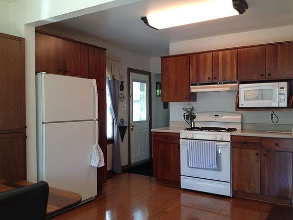 3rd image of 2823 Elmwood Ave